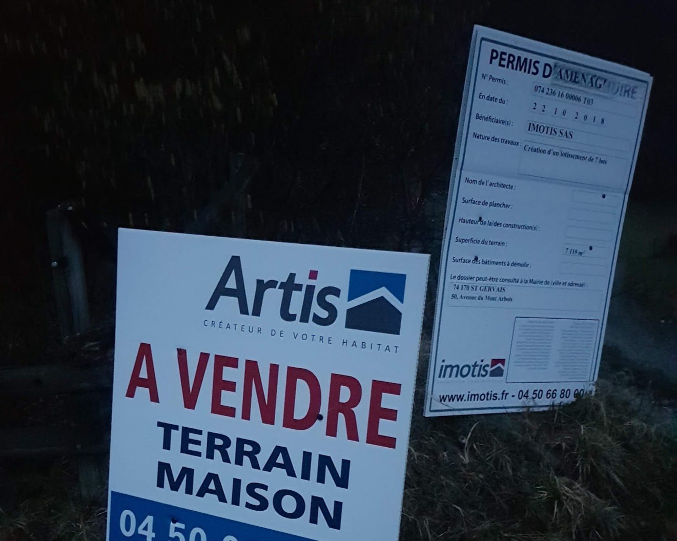 Panneaux de terrains à vendre