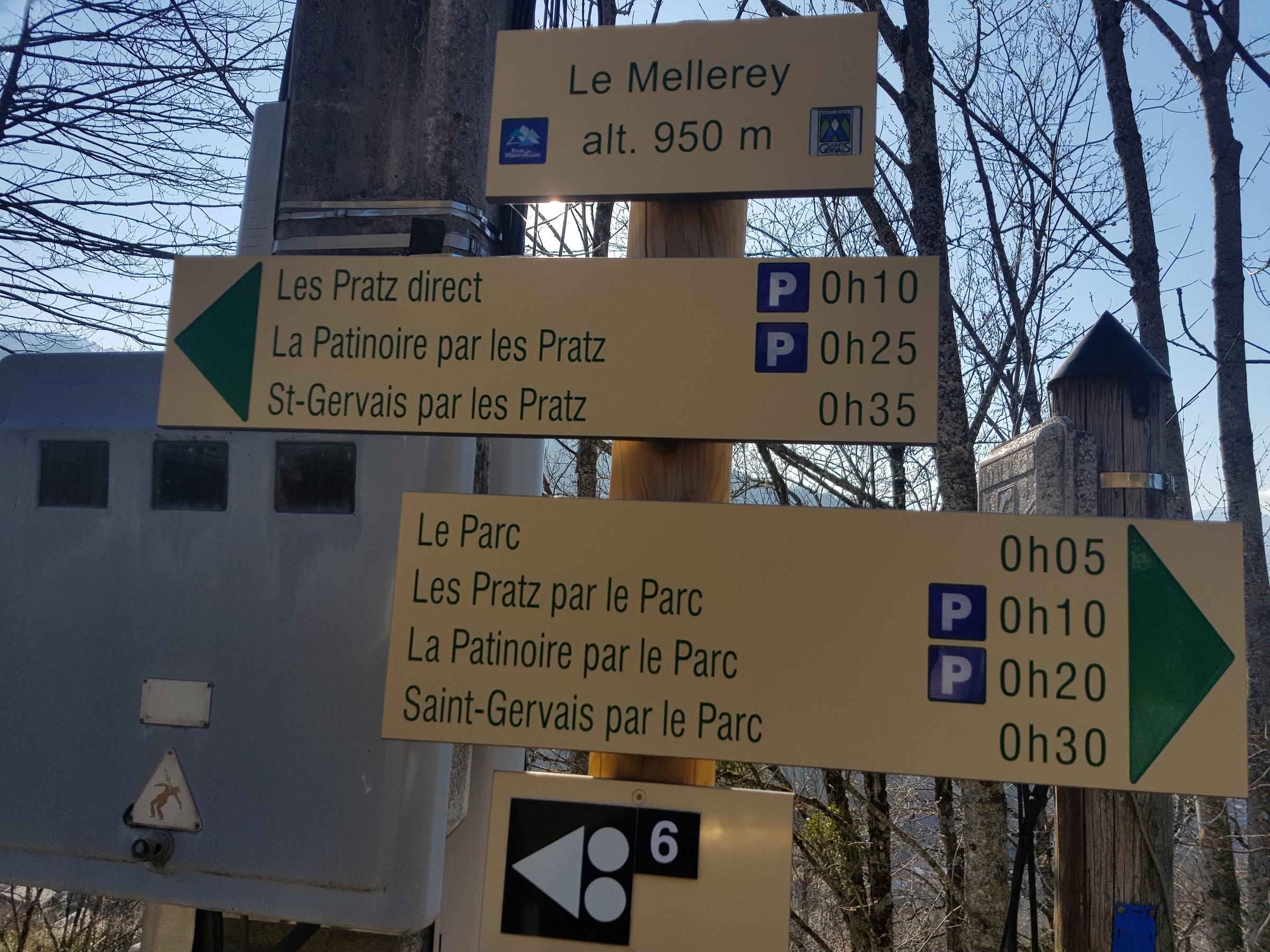 Hiking signs in the Saint-Gervais area