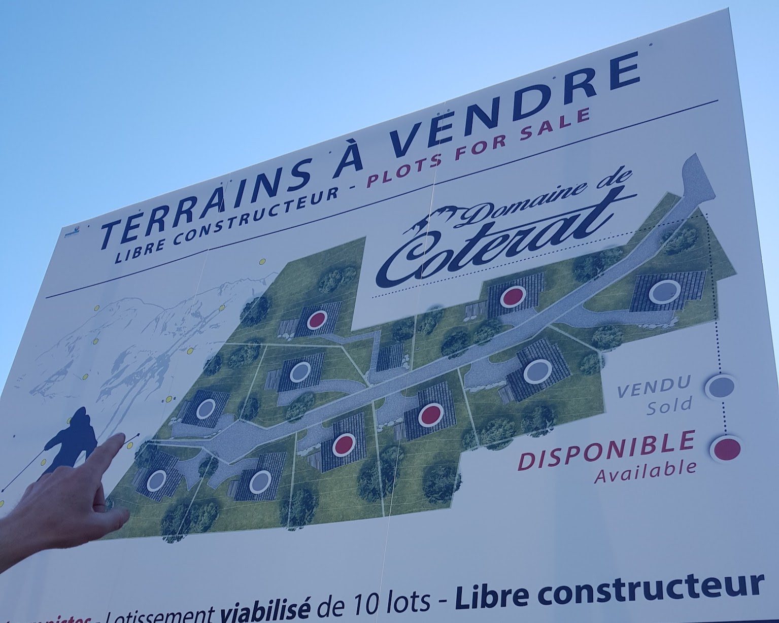 Sign saying land for sale